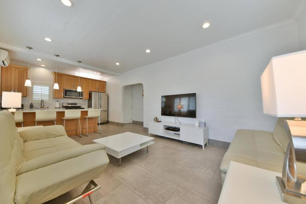 1000#1 Contemporary Home W/ Parking, Grill, & Ac! ニューポート・ビーチ エクステリア 写真